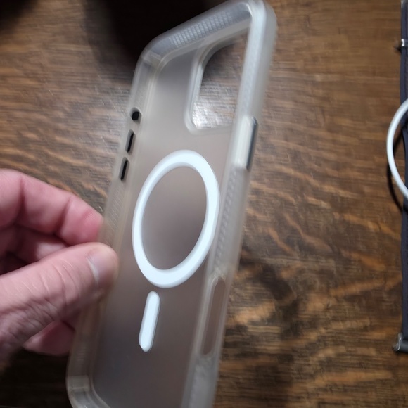 Catalyst Influence iPhone 16 Pro Max phone case - Picture 3 of 4